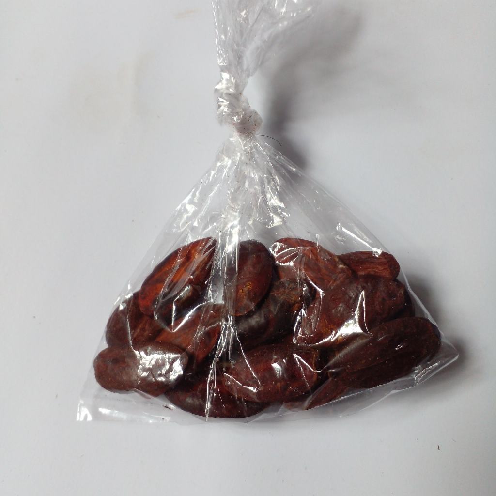 

rempah kacang kenari kulit ari mentah