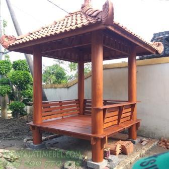 Gazebo Ukuran 200x200 cm Kayu Kelapa Atap Genteng Tanah Model Rumah