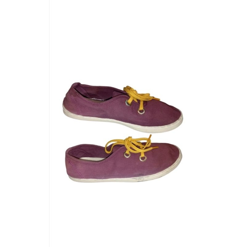 Sepatu slip on branded Rubi size 41