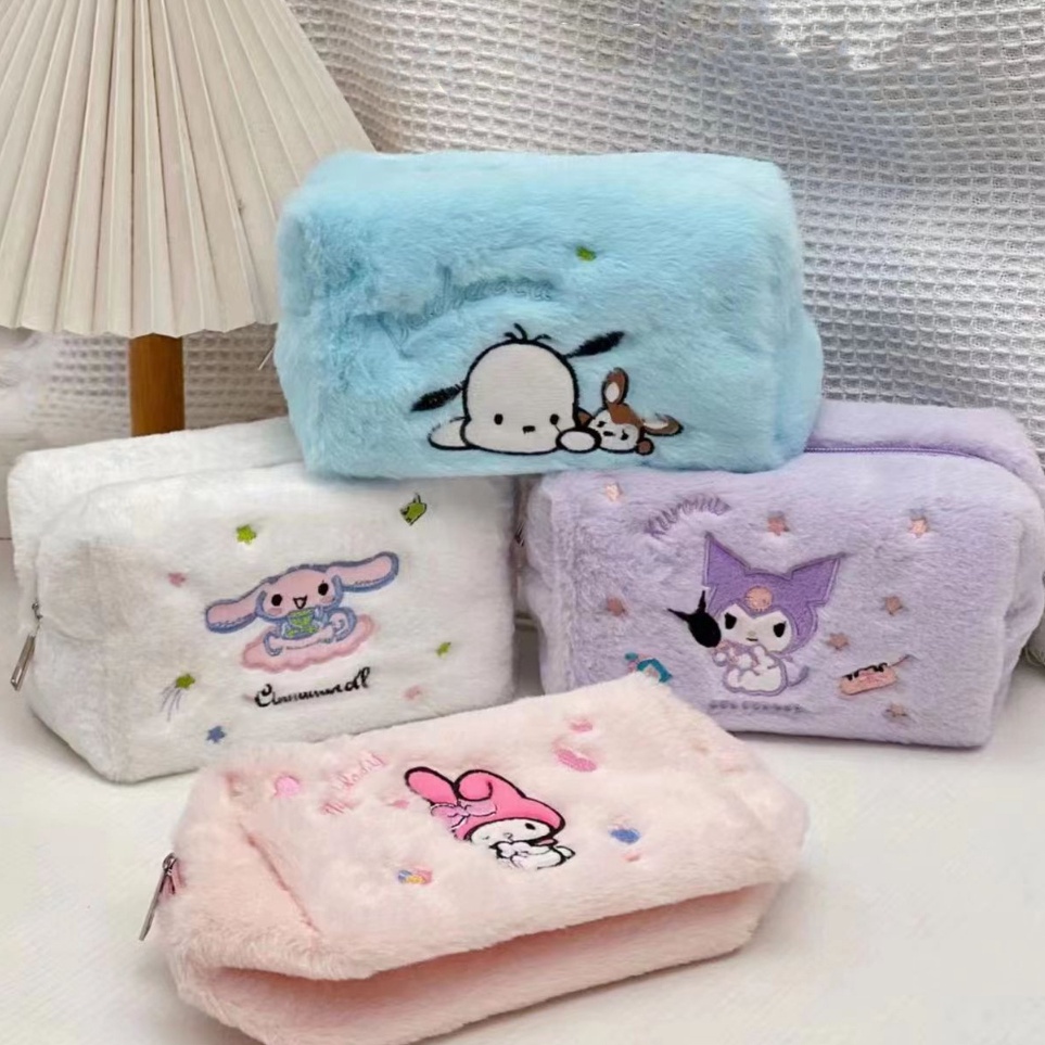 

Terbaru Sanrio Jepang kartun bordir tas kosmetik ins gaya anjing kayu manis lucu Kulomi kapasitas besar kasus pena mewah