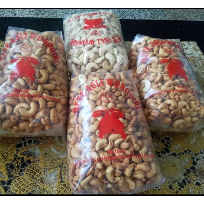 

Kacang Mede goreng 1 kg