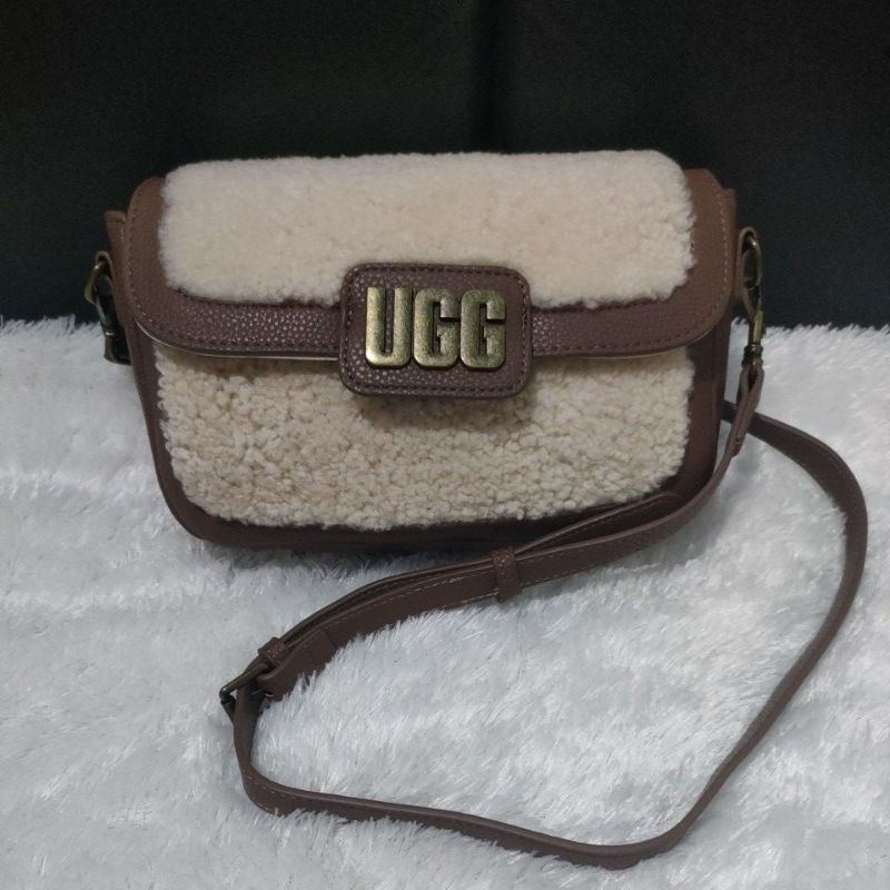 PRELOVED SLINGBAG UGG BULDOM 100% ORIGINAL