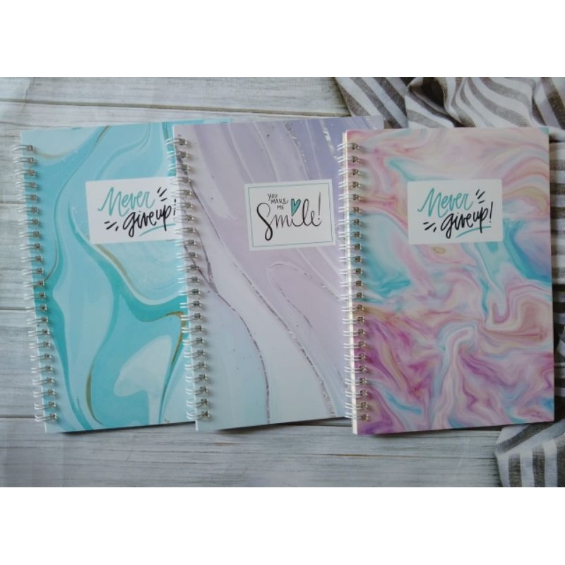 

NOTEBOOK A5 SPIRAL 815 MOTIF MARBLE/NOTE ISI 48LEMBAR