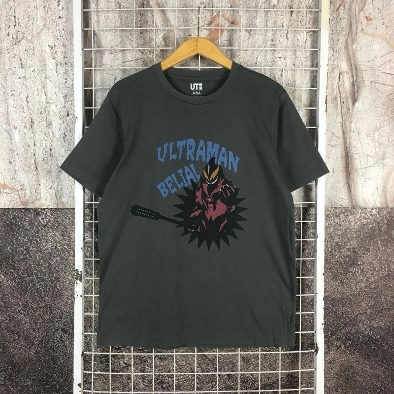 Kaos Uniqlo Original Second Uniqlo x Ultraman . SDA 02730 Second Bekas Preloved