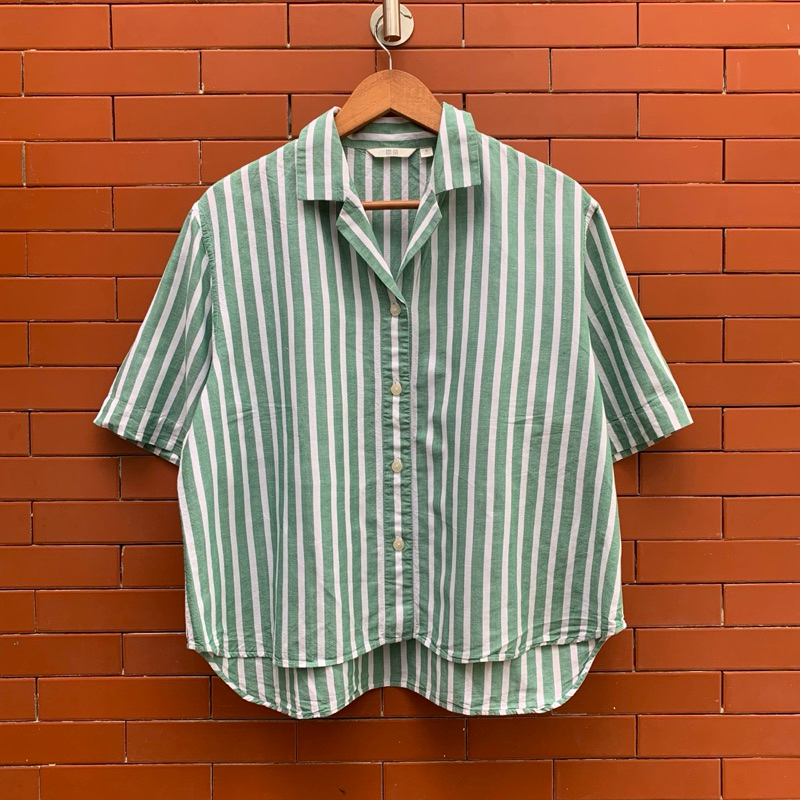 Uniqlo linen open collar stripped sage green white