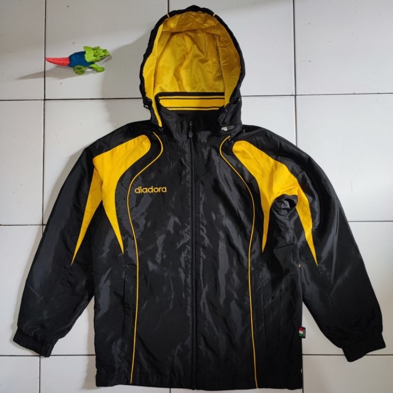 Jaket Sporty Anak DIADORA Outdoor Original Branded Second Preloved Windbreaker Waterproof Gunung Ant