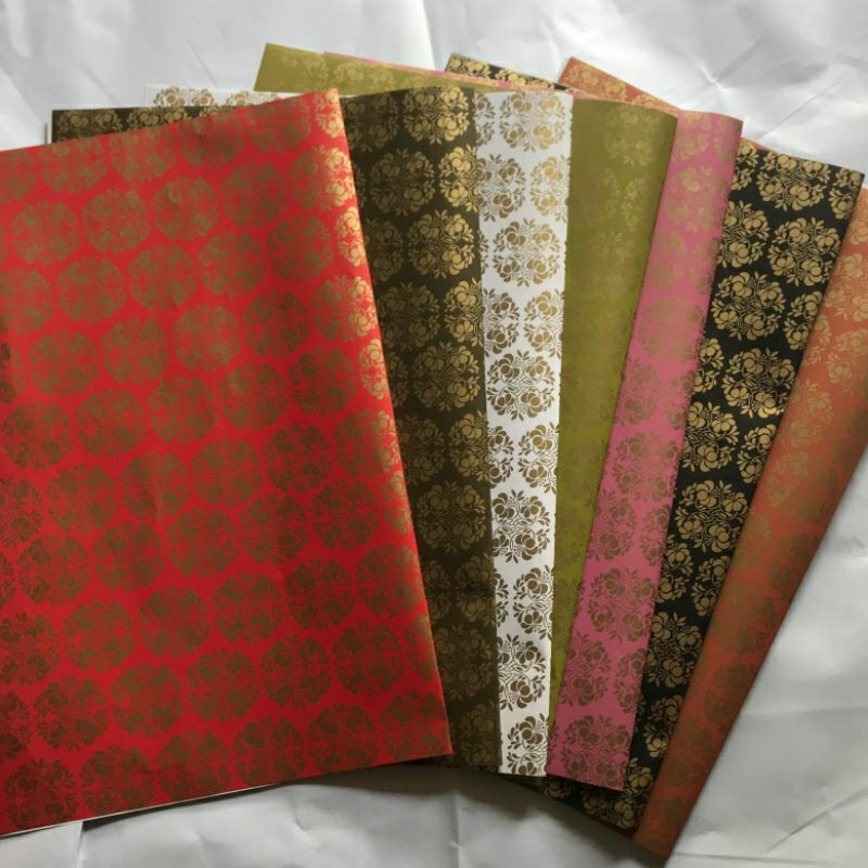 

Kertas Kado Motif Batik Songket / Kertas Kado Batik Songket Gold