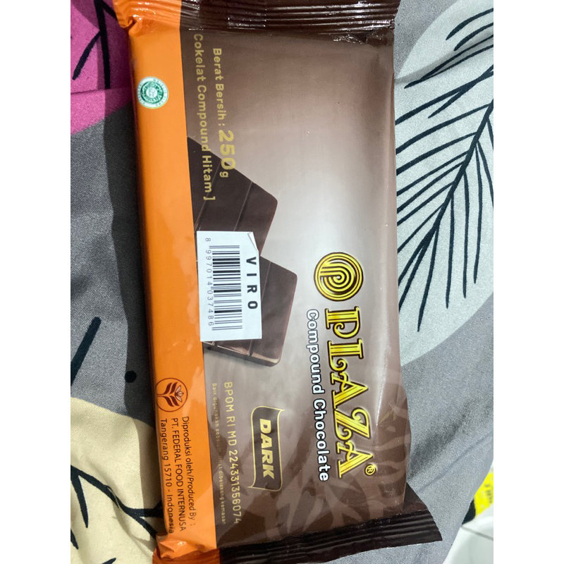 

Dark compound / coklat batangan merk Plaza ecer 250 g