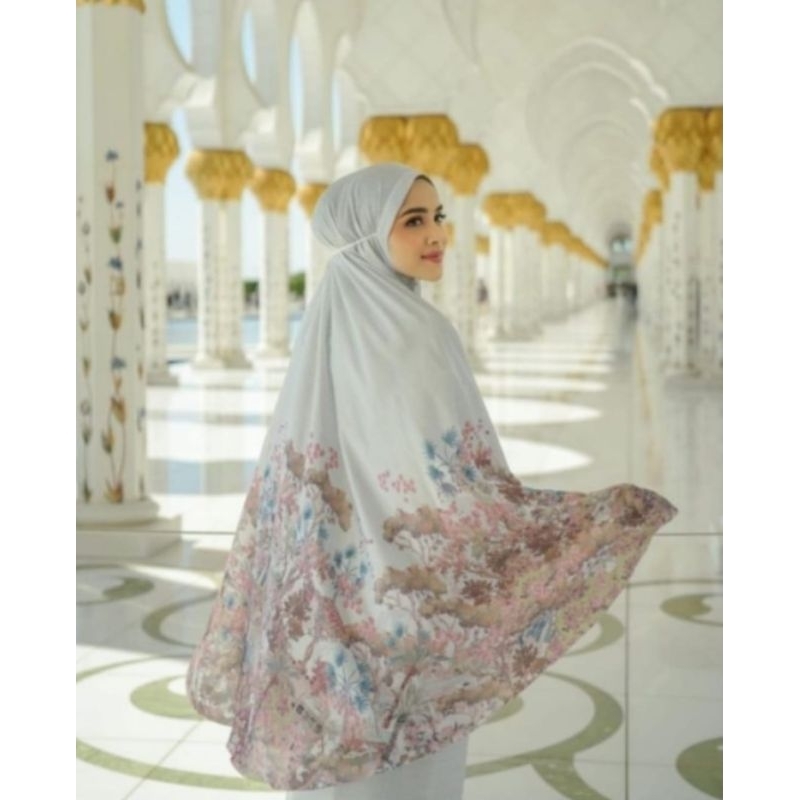 Pearl Al Qasr Prayer Robe Buttonscarves