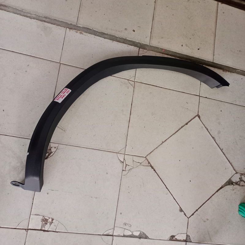 over fender Fortuner vrz blk kiri
