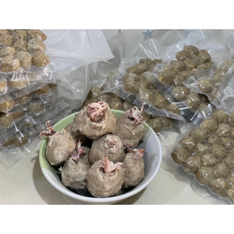 

Bakso daging isi cumi isi 12 biji + bumbu siap saji