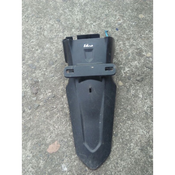 Narita-Spakbor Belakang Smash Titan