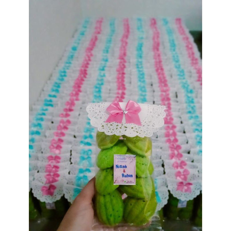 

souvenir murah bolu pandan susu l asul asul bolu pandan isi 8 semi kering