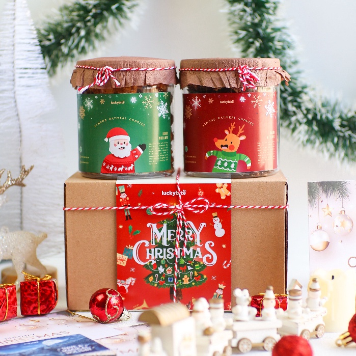 

Terlaris Today Hampers Natal Christmas Hampers Oatmeal Cookies 2 Jar FREE KARTU TALI VOUCHER BUBBLE WRAP LUCKYBITE murah