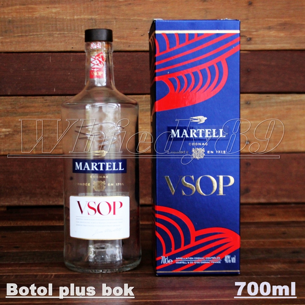 Botol bekas miras martell bagus buat pajangan
