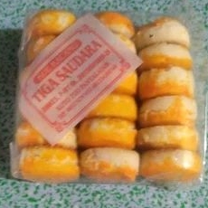 

Kue kacang Kuning