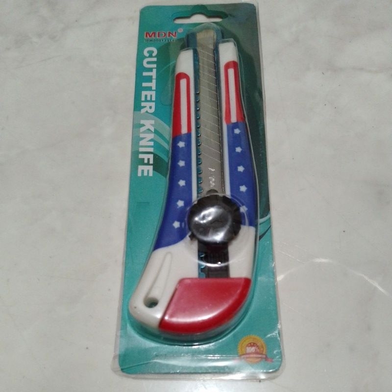 

Cutter Tajam / Pisau cutter gagang karet BENDERA knife, harga 1 pc