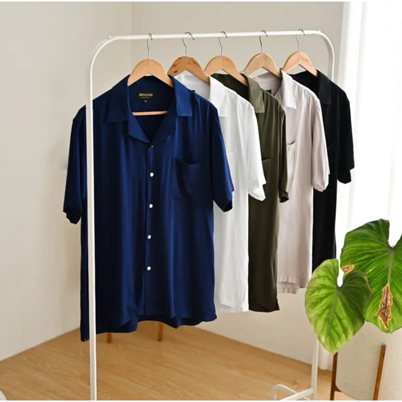 Kemeja Pria Polos Lengan Pendek Hawaian Classic Shirt Kemeja Pantai