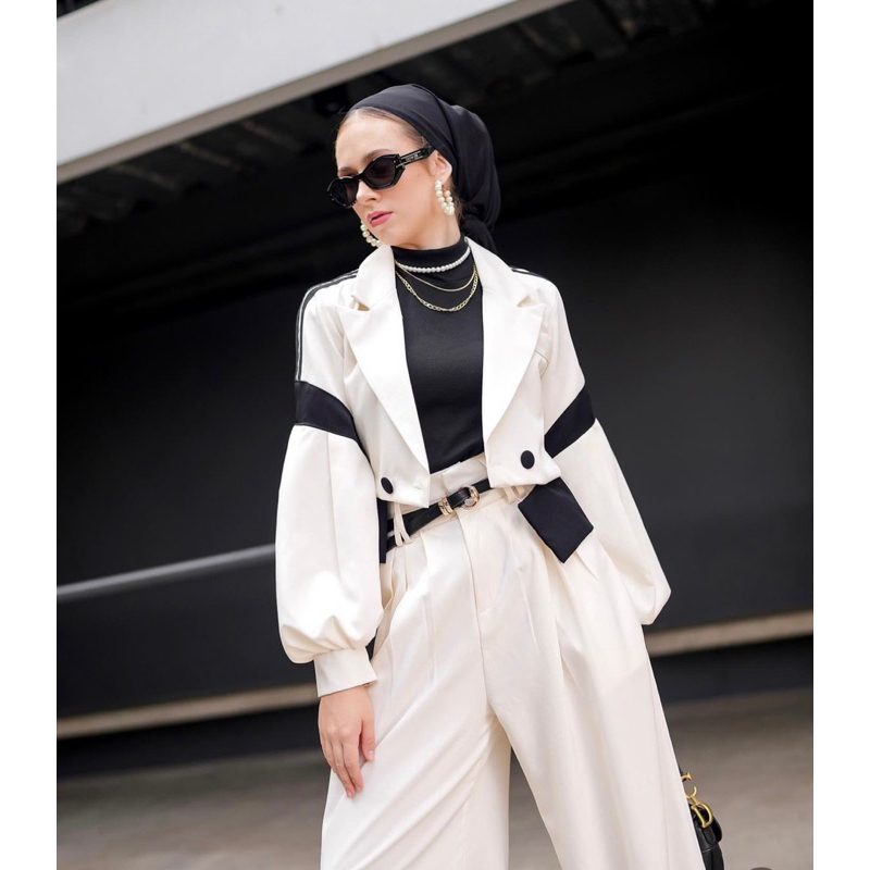 Sidney Set Renatha Official