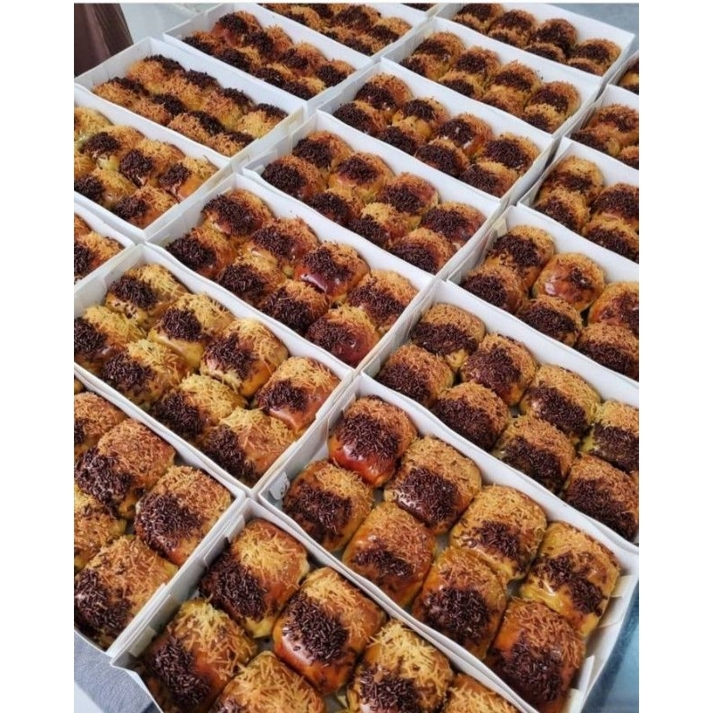 

Bolen Pisang coklat keju, lumer crispy isi 8, 10