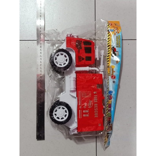 Mainan Mobil Truck Damkar AK07: Pahlawan Kesiagaan dalam Aksi