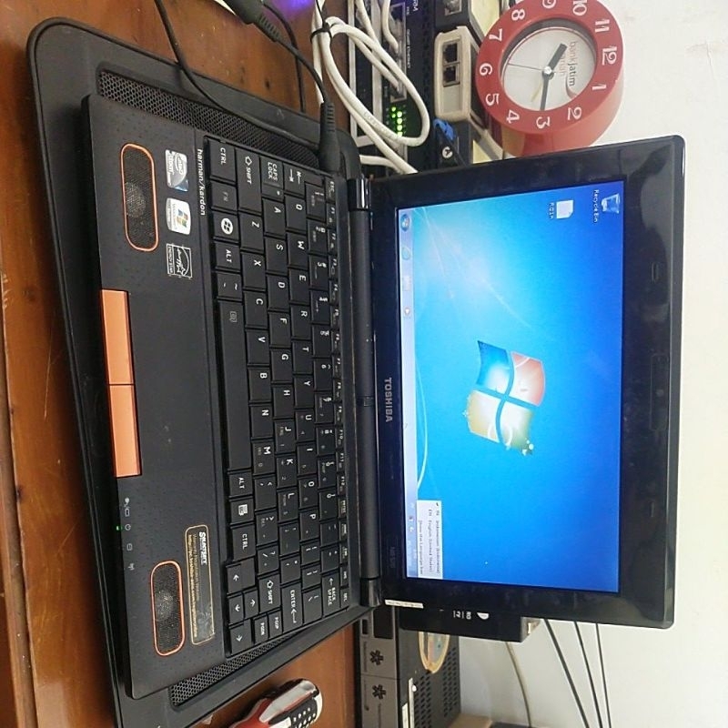 toshiba NB 520