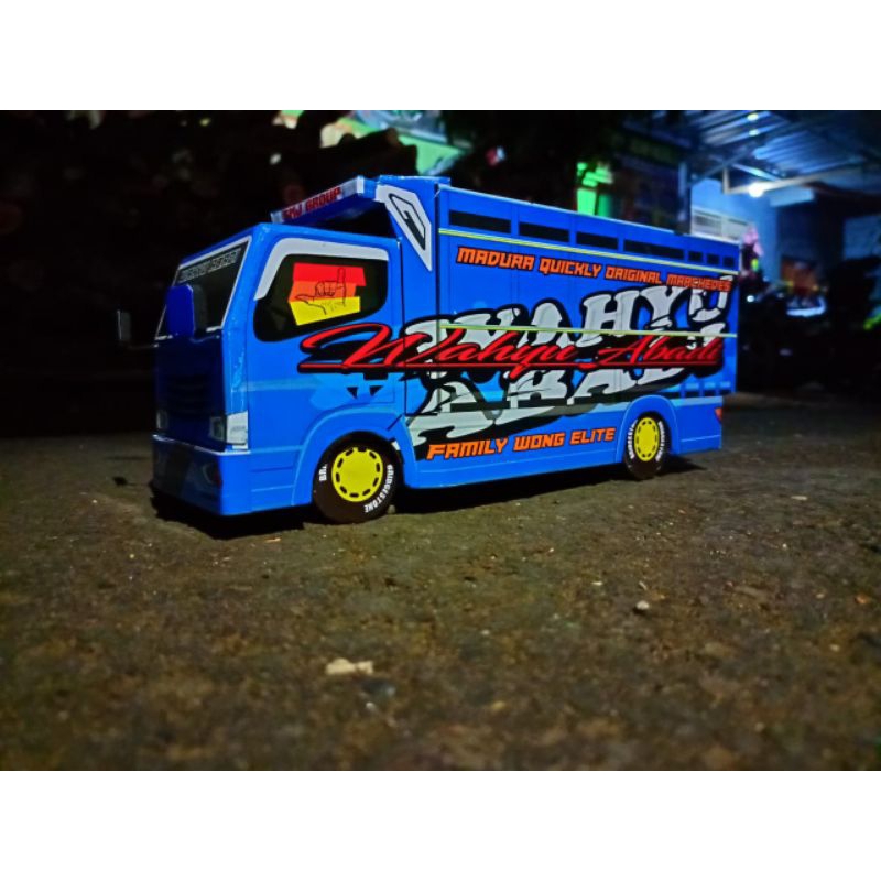 miniatur truk oleng wahyu abadi