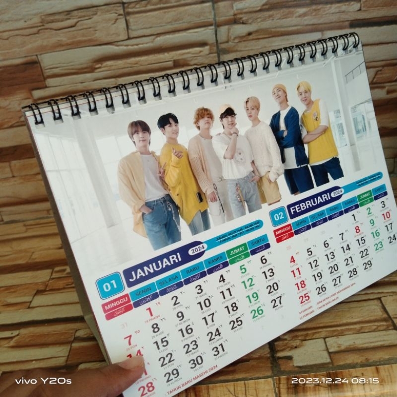 

Kalender meja BTS 2025