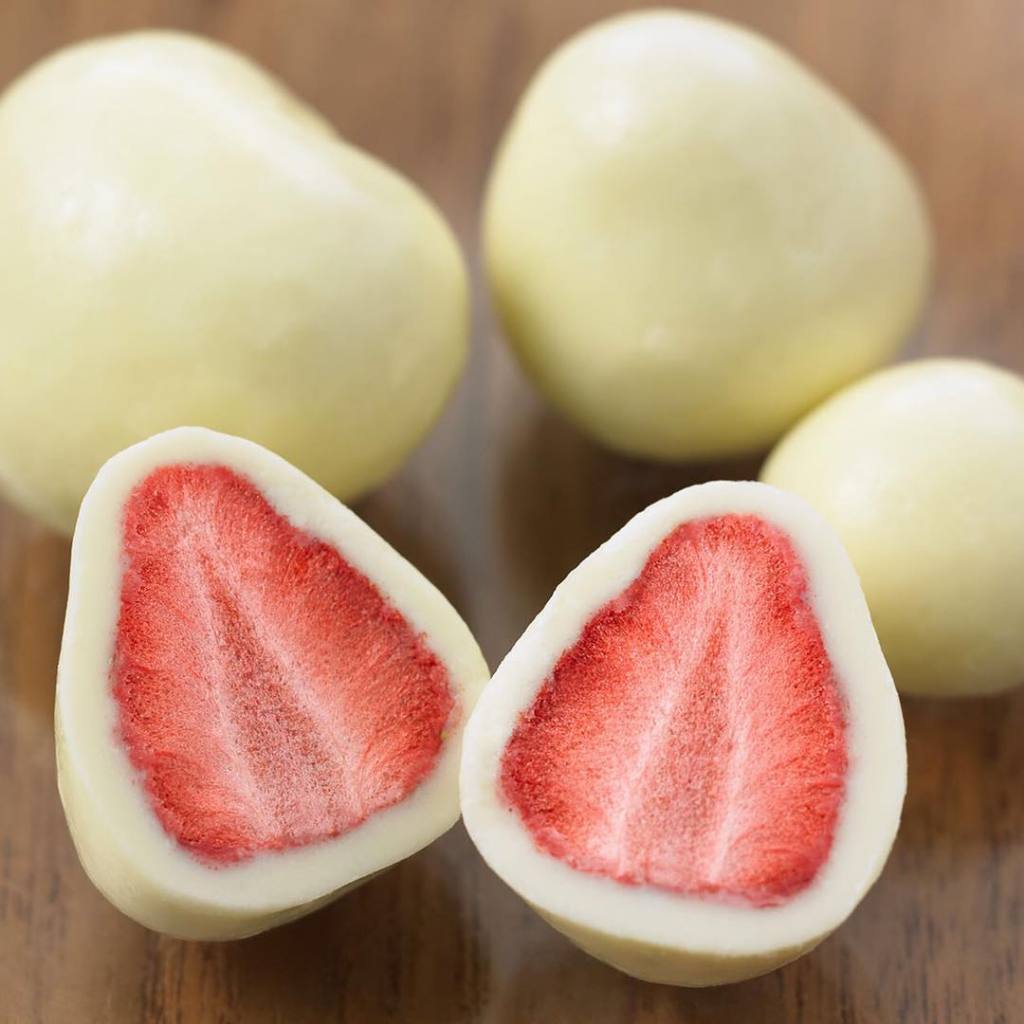 

Muji White Chocolate Coated Strawberry