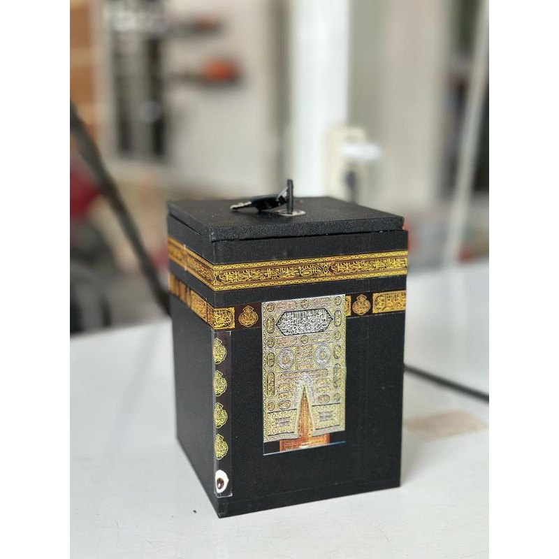 Celengan Ka'bah berkunci ukuran jumbo