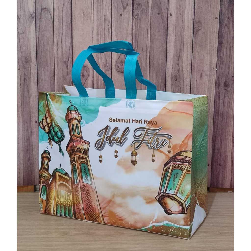 

Tas Goodie Bag Spundbond Parsel Bingkisan Idul Fitri Lebaran Printing Laminasi 31x40x15 Bless