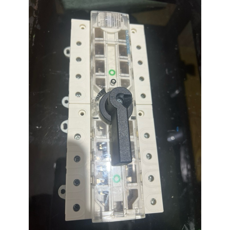 cos/change Over switch/Ohm saklar socomec 4p 100A