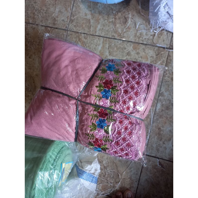 mukena terusan dewasa kudus