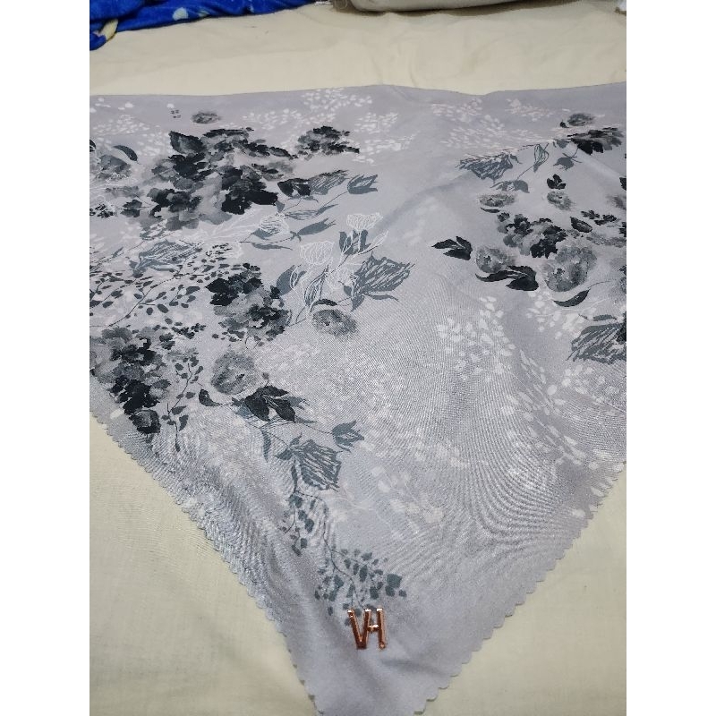 Kuas Scarf Vanilla Preloved