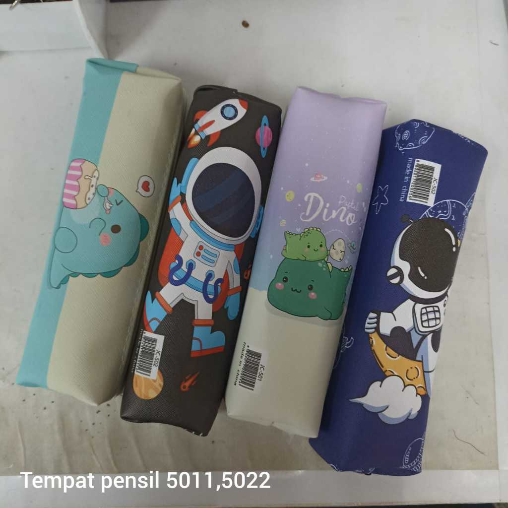 

Tempat Pensil Anak Sekolah Karakter Lucu Resleting Pensil Zipper Fancy Cute Dino & Astronot 5022/5011