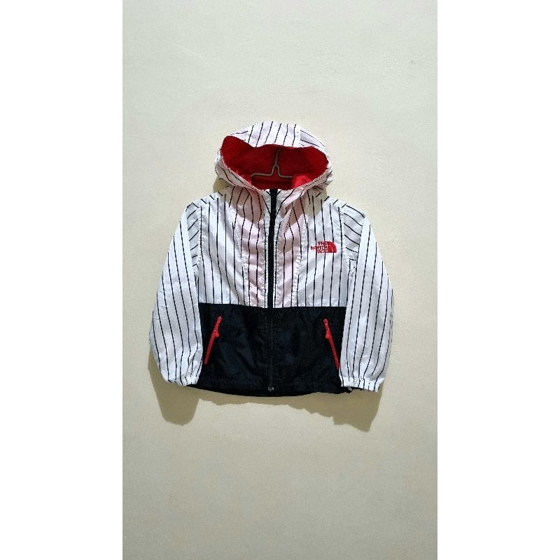Perjaketan Anak TNF size 100 - 110(Preloved)