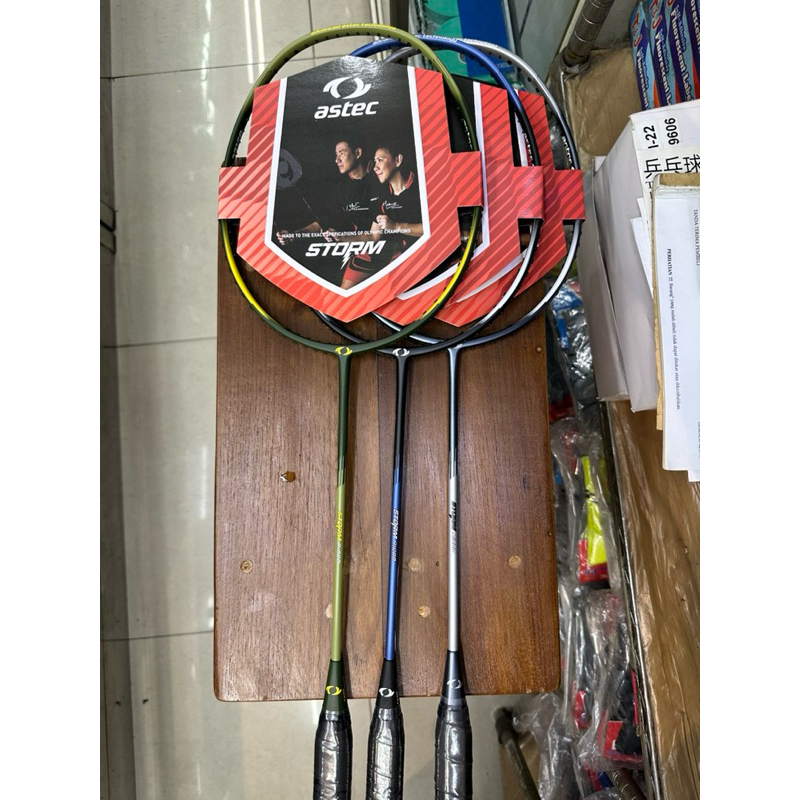 RAKET BULUTANGKIS ASTEC STORM R 1000 BONUS COVER