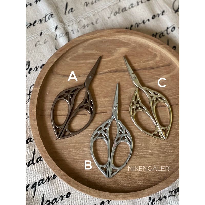 

GUNTING KLASIK 3 VARIAN WARNA