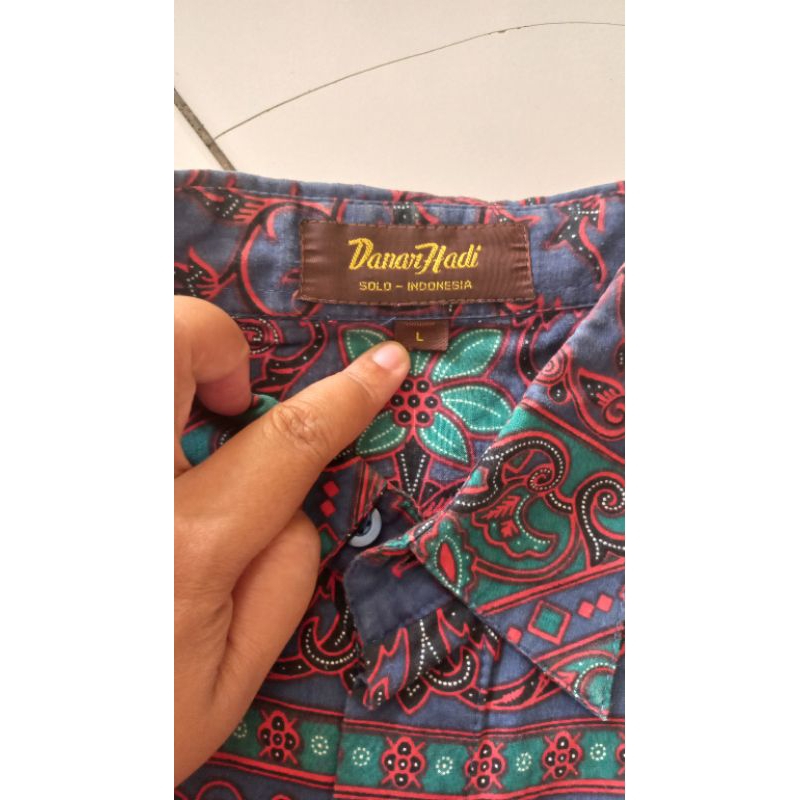 KEMEJA BATIK PRIA LENGAN PANJANG DANAR HADI ORIGINAL PRELOVED