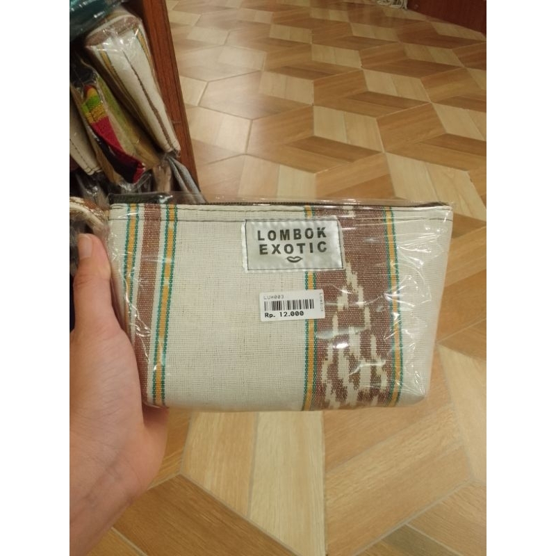 

Dompet mini tenun