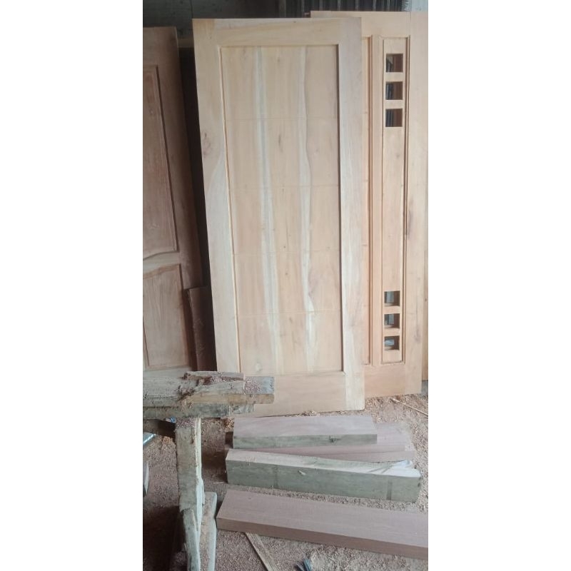 daun pintu kayu mahoni