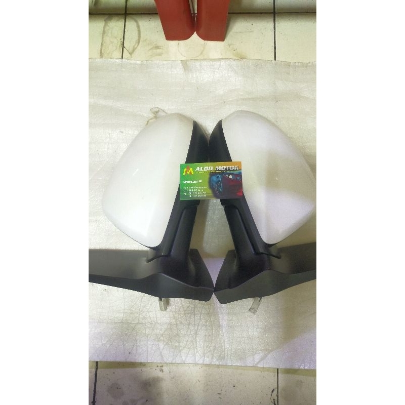 SPION MAZDA2 MAZDA 2 PUTIH POLOS SEPASANG 2008 SD 2013
