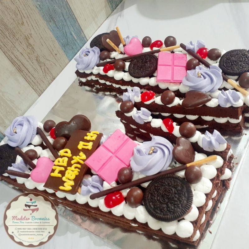 

letter cake /kue ulang tahun huruf W / kue ulang tahun angka / kue tart malang / kue tart bronis