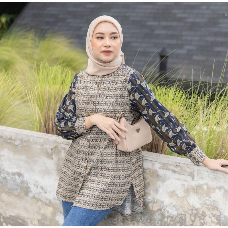 Izzy Hijab Bergo Instan Alika Denim Saadia Blouse by HL Heaven Light