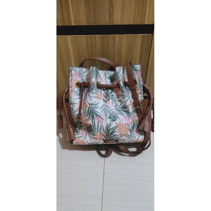 F*ssil Rayna Leaf Green Drawstring Crossbody (PRELOVED)