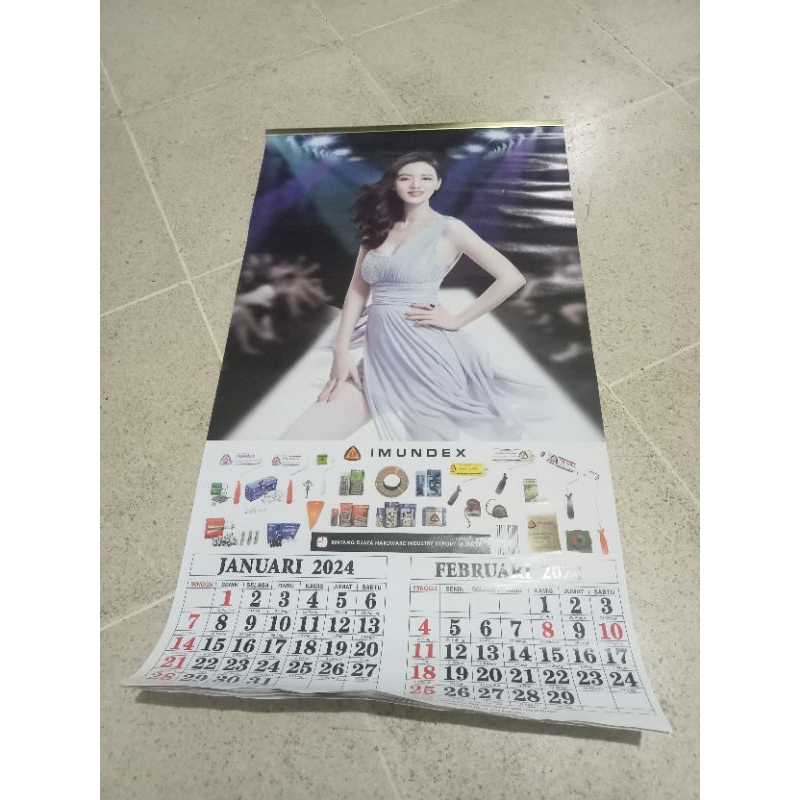 Kalender dinding 2024 Artis