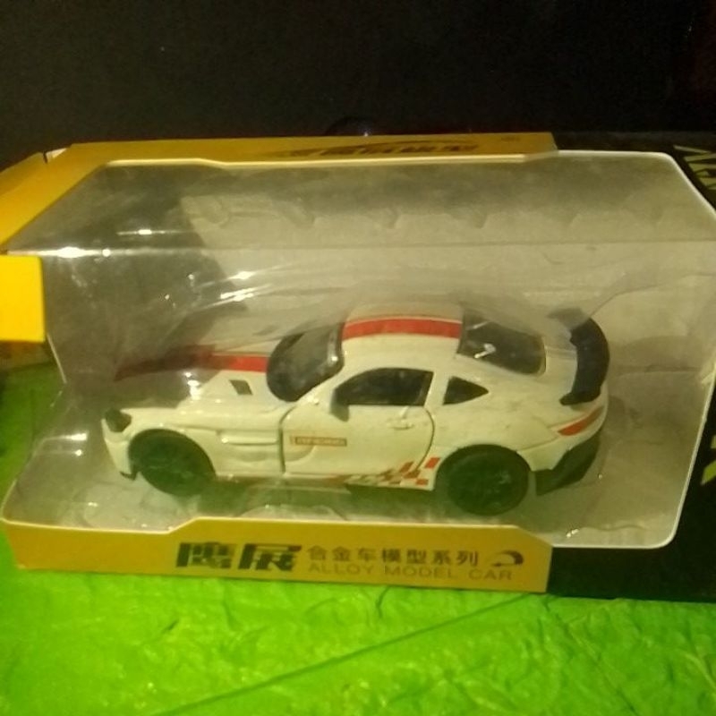 DIECAST MOBIL MERCY BENZ SEDAN MINIATUR PAJANGAN MAINAN ANAK-ANAK/HOBI KOLEKSI