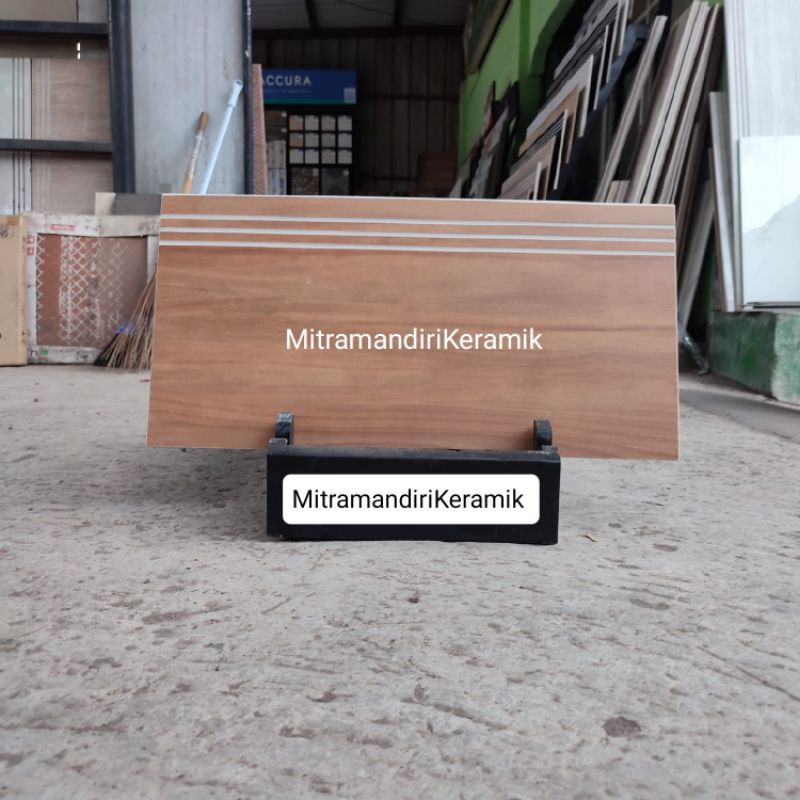 Granite Tangga 30x60 20x60 RED SOFTWOOD/WOOD