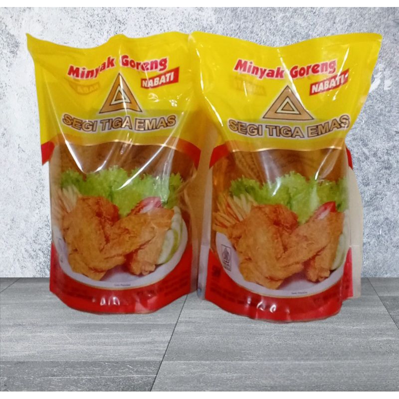

MINYAK GORENG SEGITIGA EMAS 2 LITER Exp DES 2026