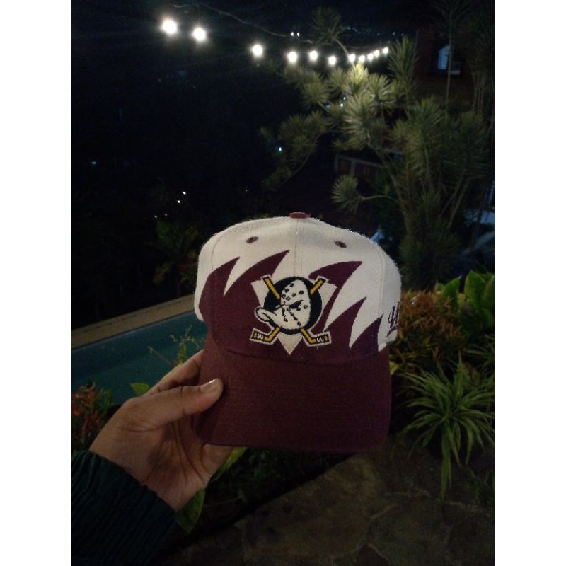 Topi Vintage Mighty Duck Sharktooth